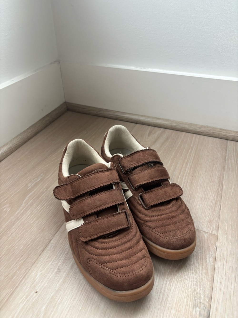 Women Brown Suede Velcro Sneakers